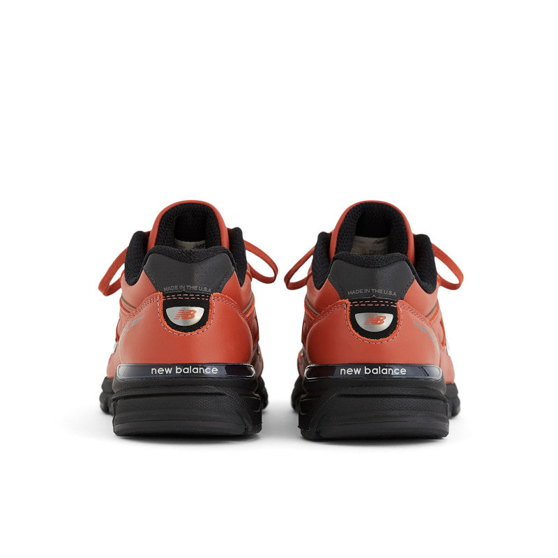 Unisex Made in USA 990 V4