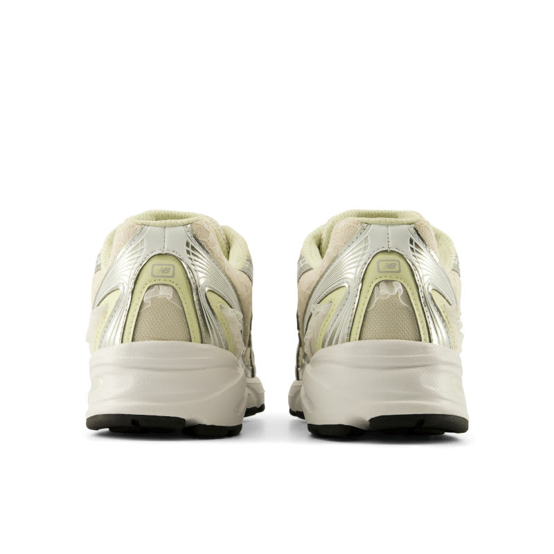 Unisex 740